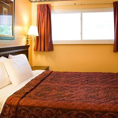 Hometown Inn Athens Extérieur photo