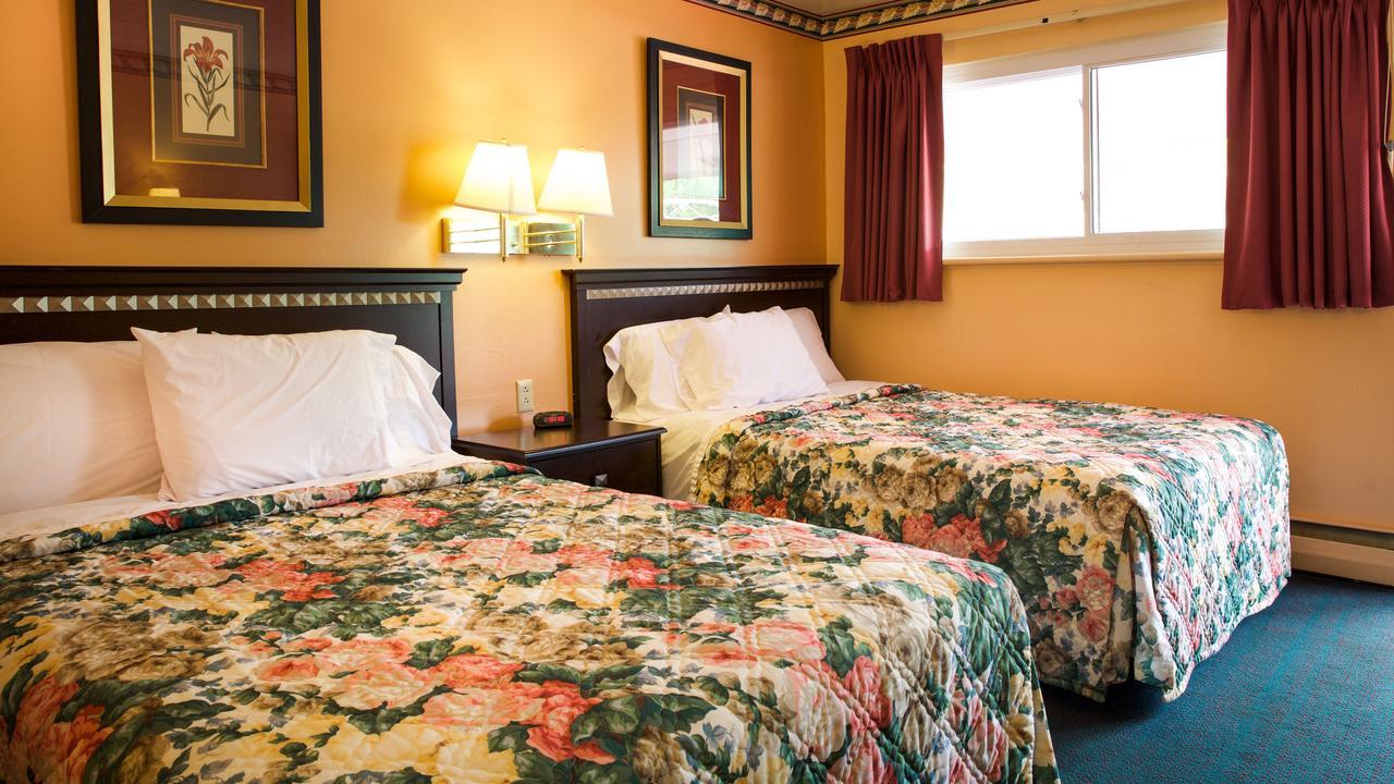 Hometown Inn Athens Extérieur photo
