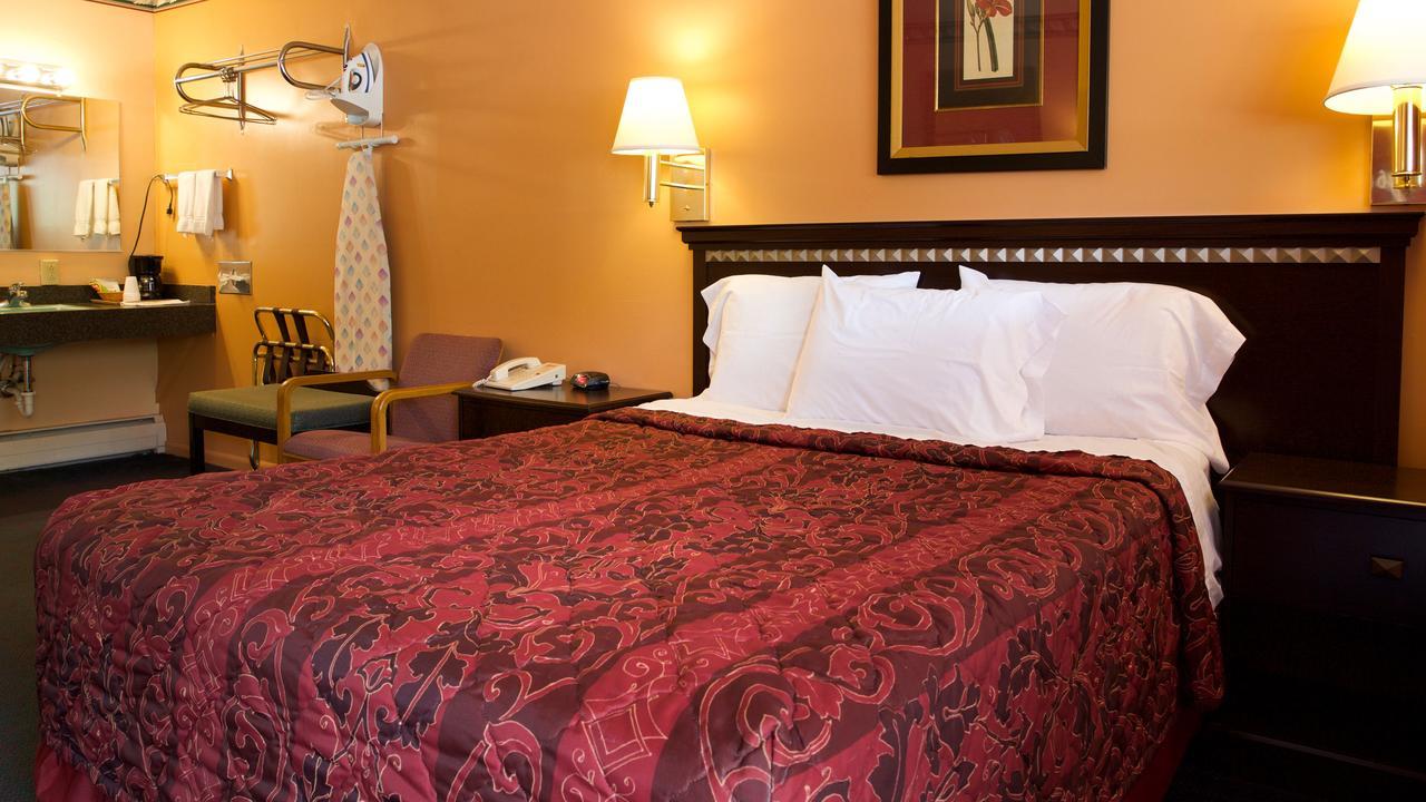 Hometown Inn Athens Extérieur photo