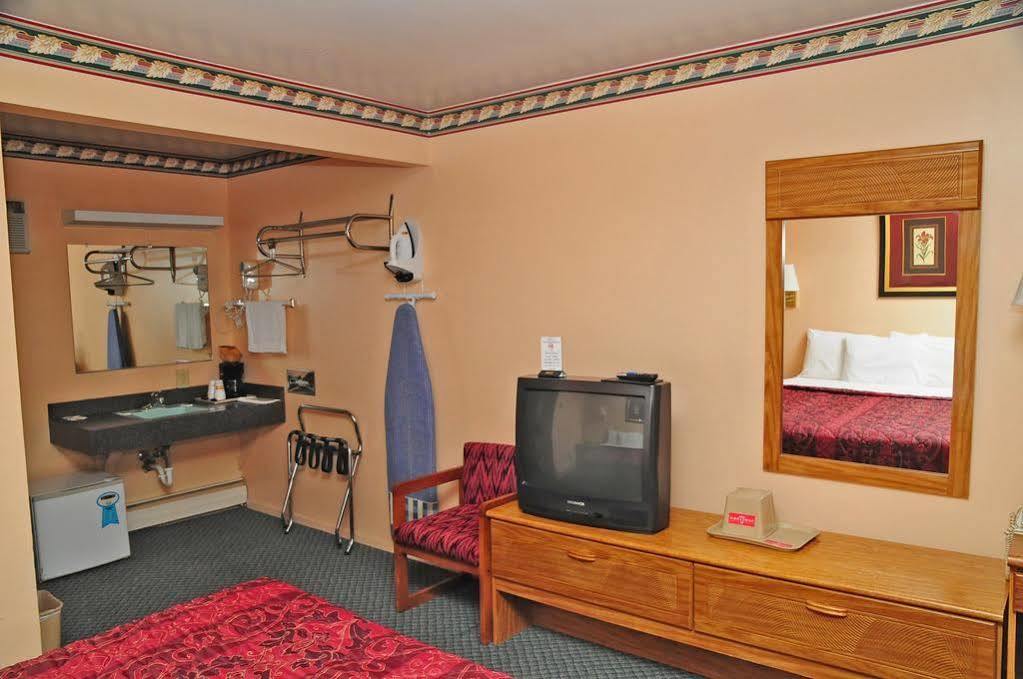 Hometown Inn Athens Extérieur photo